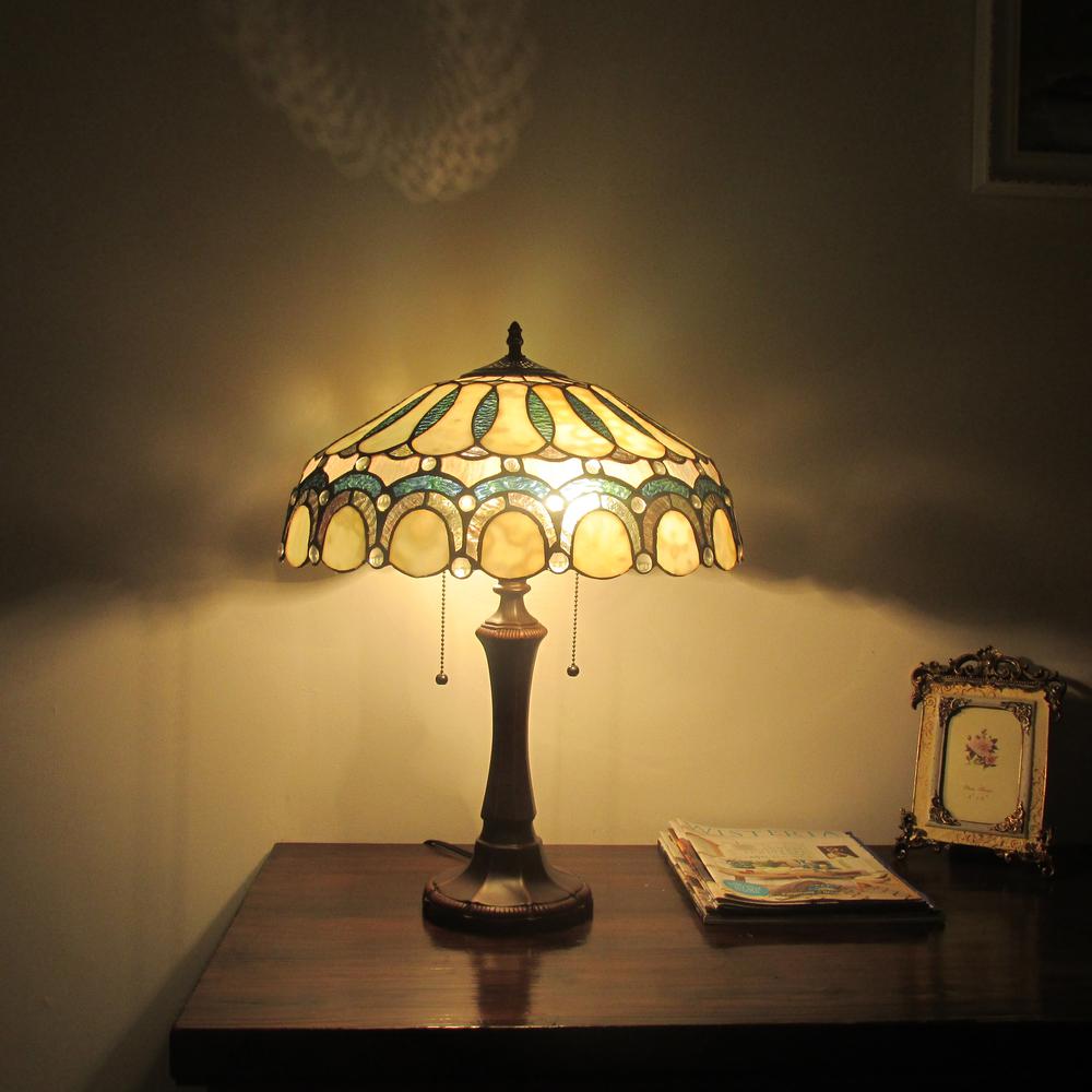 CLAUDE Tiffany-style 2 Light Victorian Table Lamp 17" Shade. Picture 2