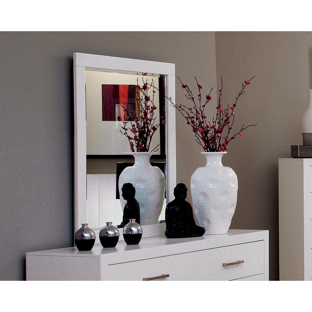 Jessica Rectangular Dresser Mirror White. Picture 1