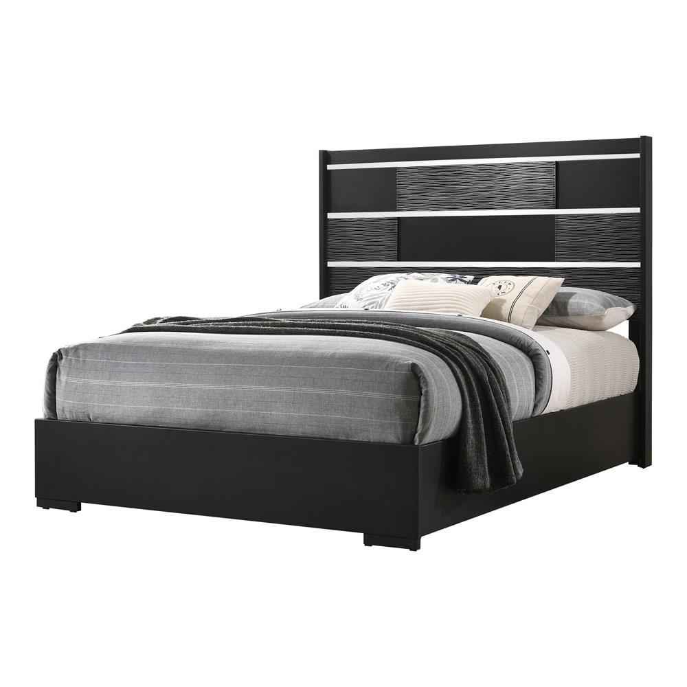 Blacktoft Eastern King Panel Bed Black. Picture 2