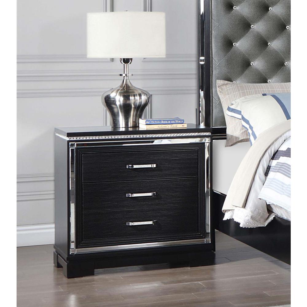 Cappola Rectangular 2-drawer Nightstand Silver and Black. Picture 14