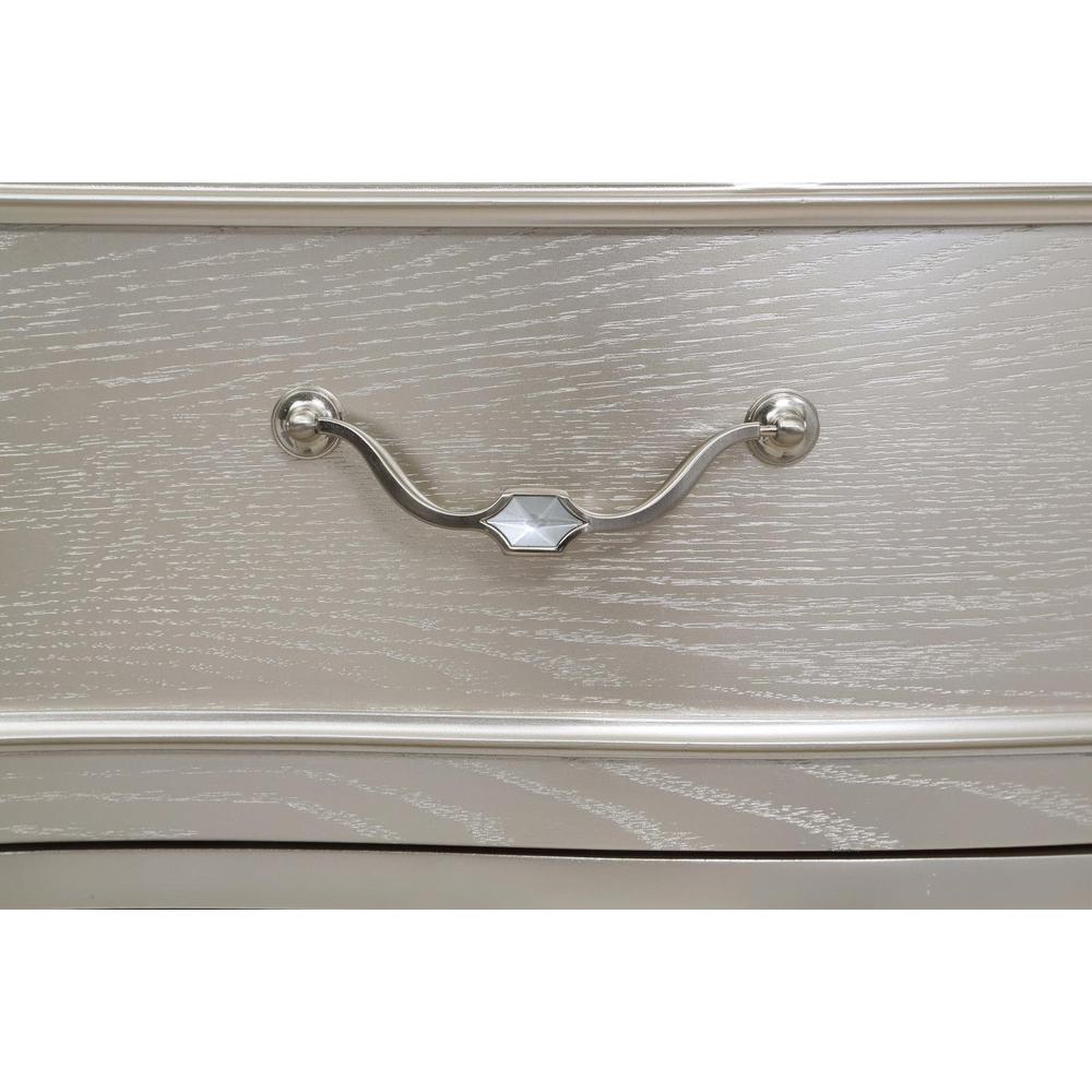 Evangeline 3-drawer Nightstand Silver Oak. Picture 12