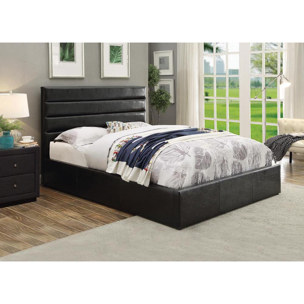 Riverbend Full Upholstered Storage Bed Black. Picture 1