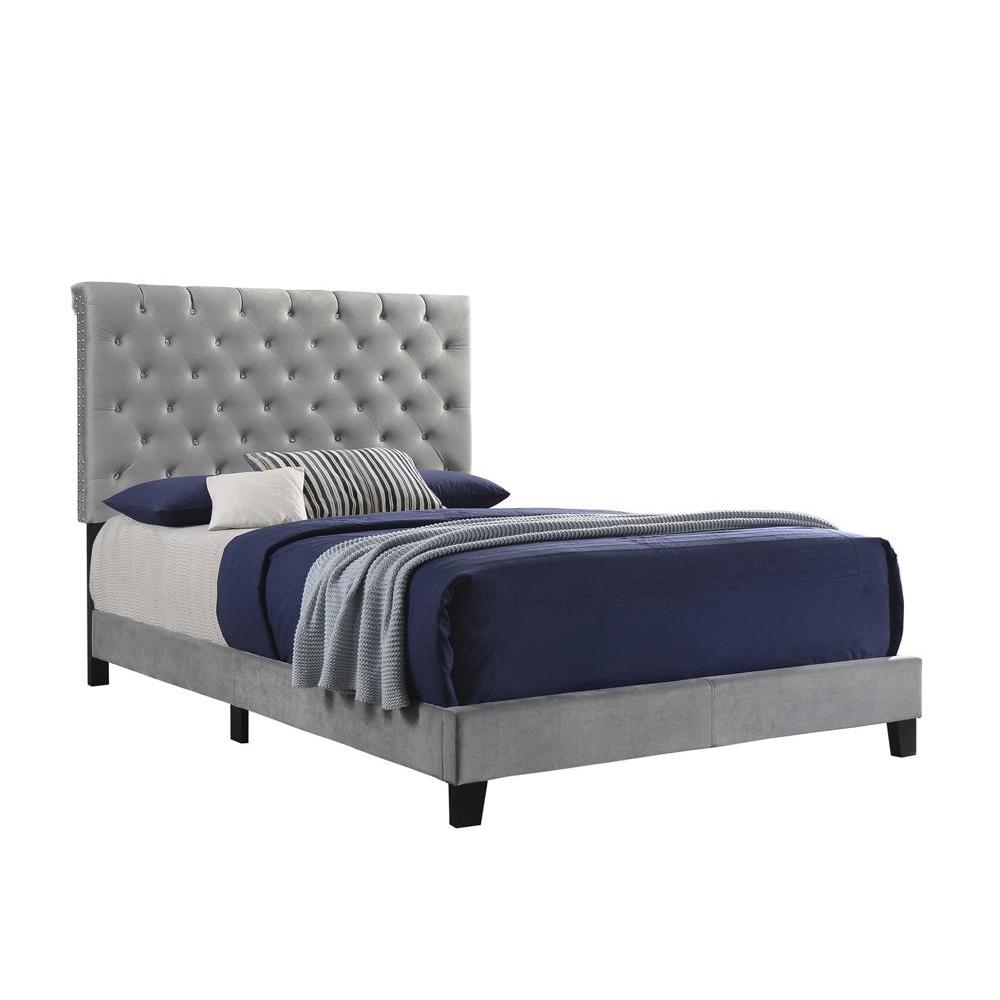 Warner Queen Upholstered Bed Grey. Picture 2