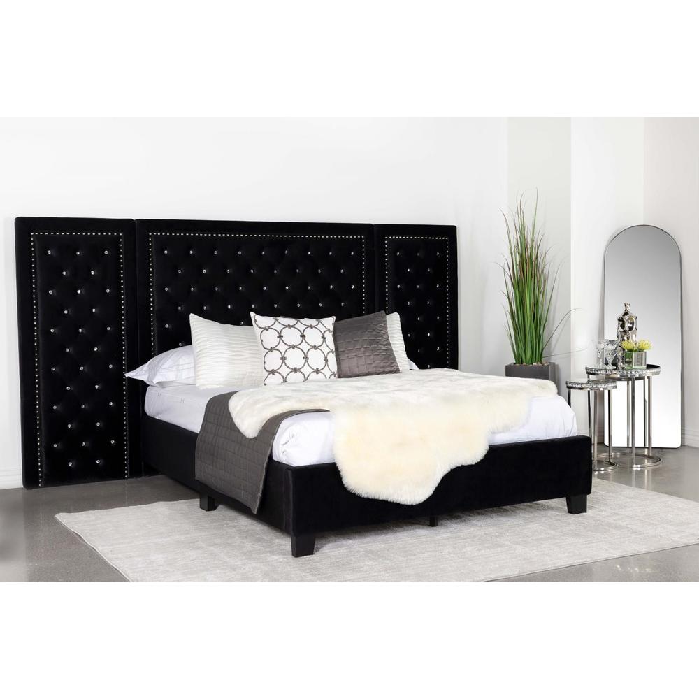 Hailey Upholstered Platform Queen Bed with Wall Panel Black. Picture 1