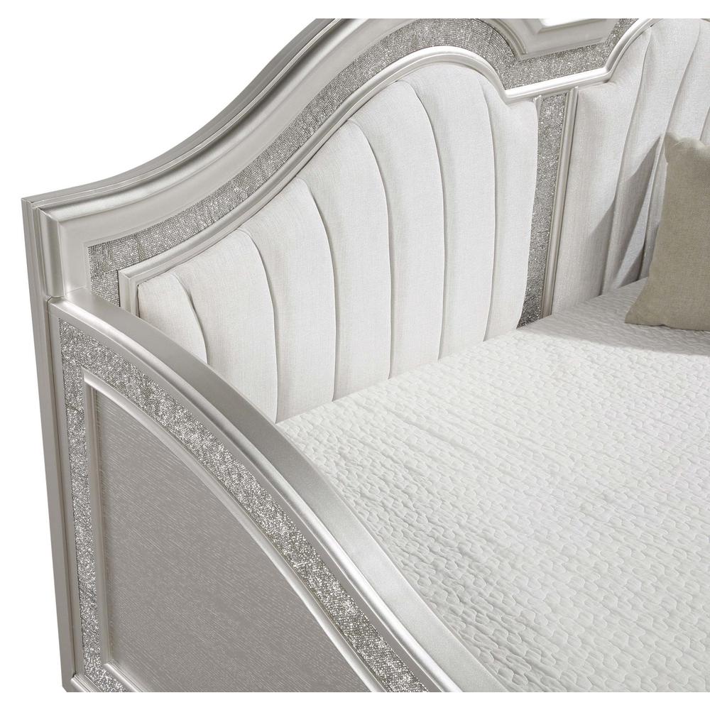 Evangeline Upholstered Twin Daybed with Faux Diamond Trim Silver and Ivory. Picture 10