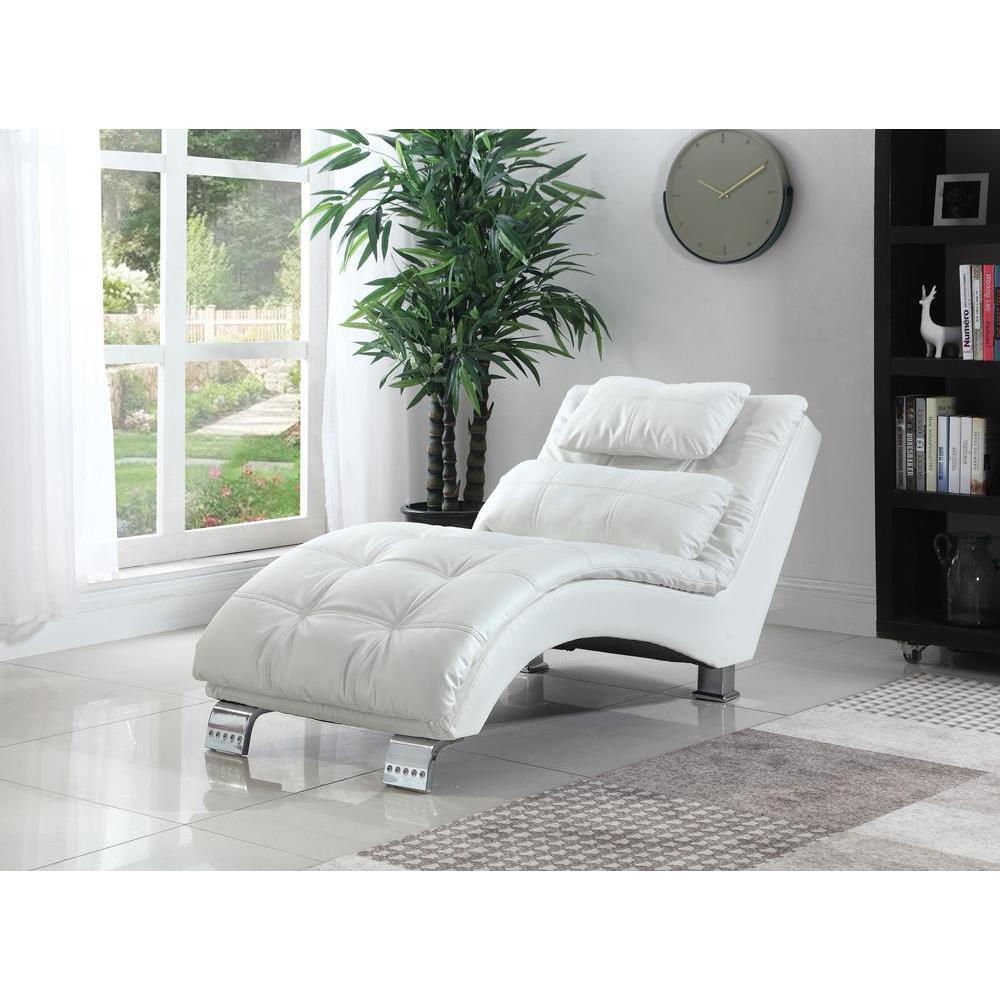 Dilleston Upholstered Chaise White. Picture 1