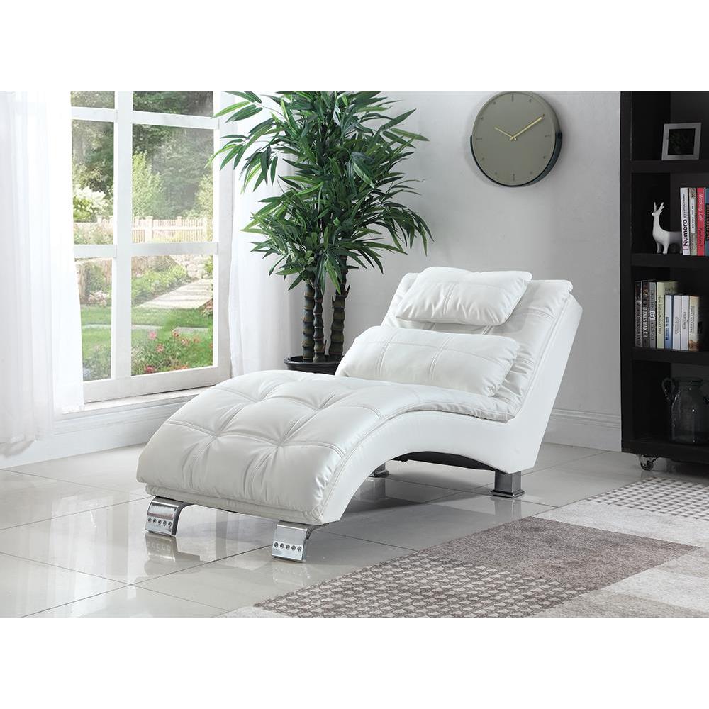 Dilleston Upholstered Chaise White. Picture 5