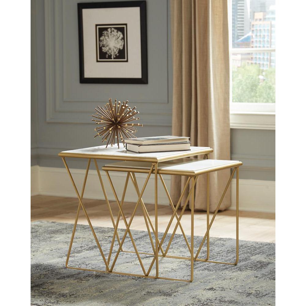 Bette 2-piece Nesting Table Set White and Gold. Picture 1