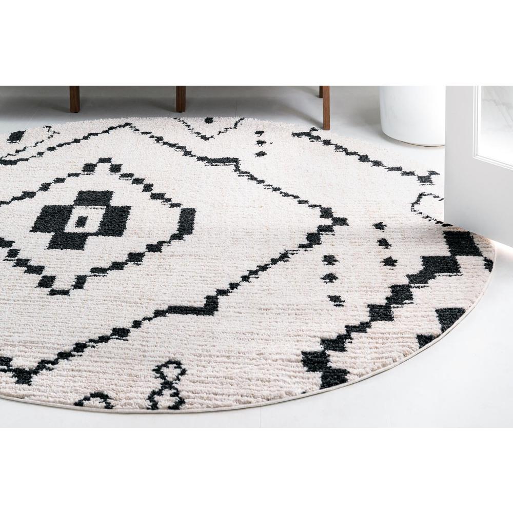 Unique Loom 4 Ft Round Rug in Ivory (3148519). Picture 3