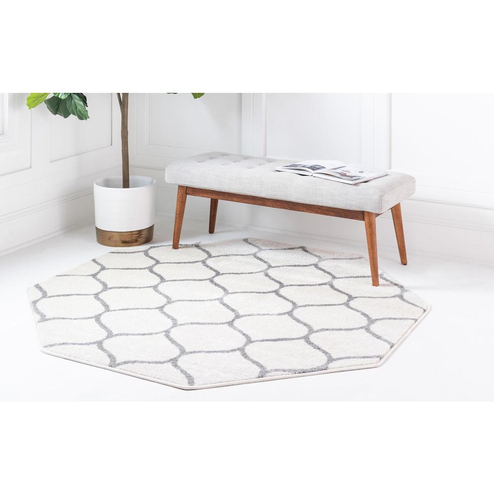 Unique Loom 8 Ft Octagon Rug in Ivory (3151558). Picture 3