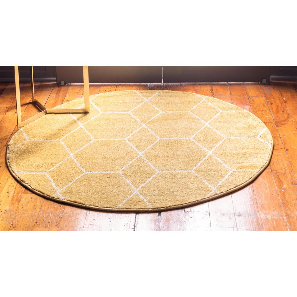 Unique Loom 6 Ft Round Rug in Yellow (3151619). Picture 4