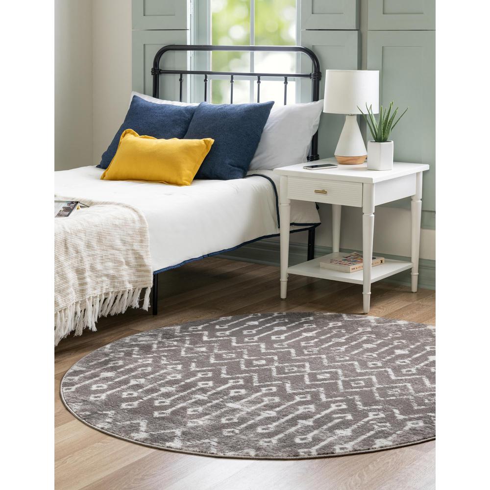 Unique Loom 5 Ft Round Rug in Gray (3161055). Picture 3