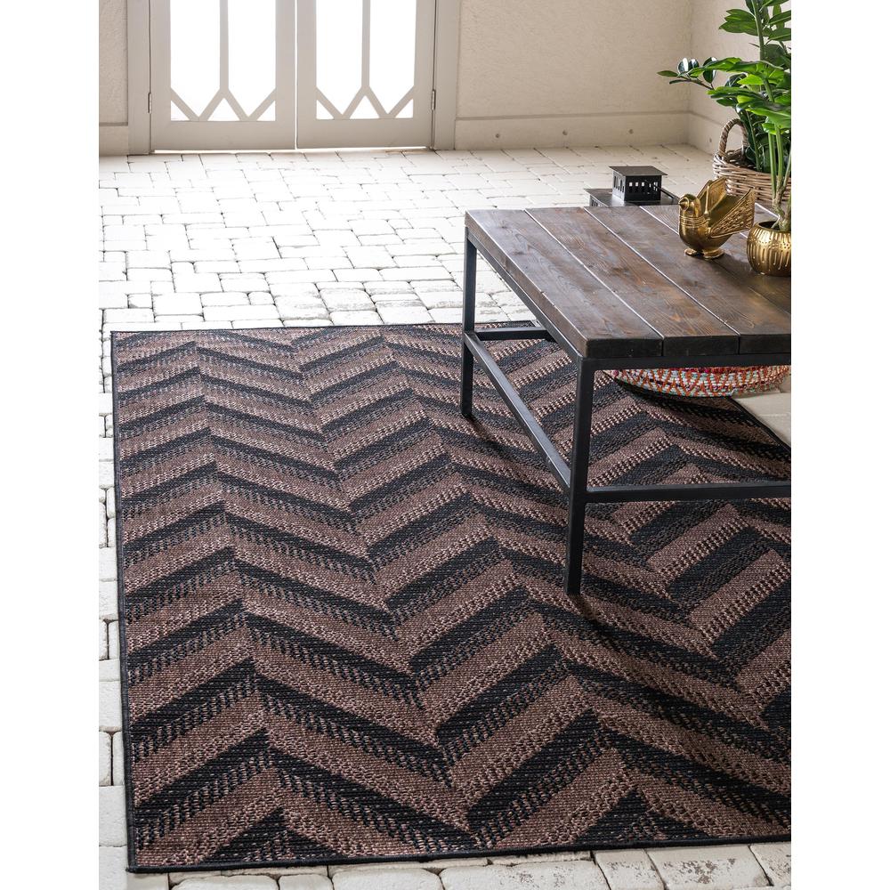 Outdoor Chevron Rug, Brown (5' 3 x 8' 0). Picture 2