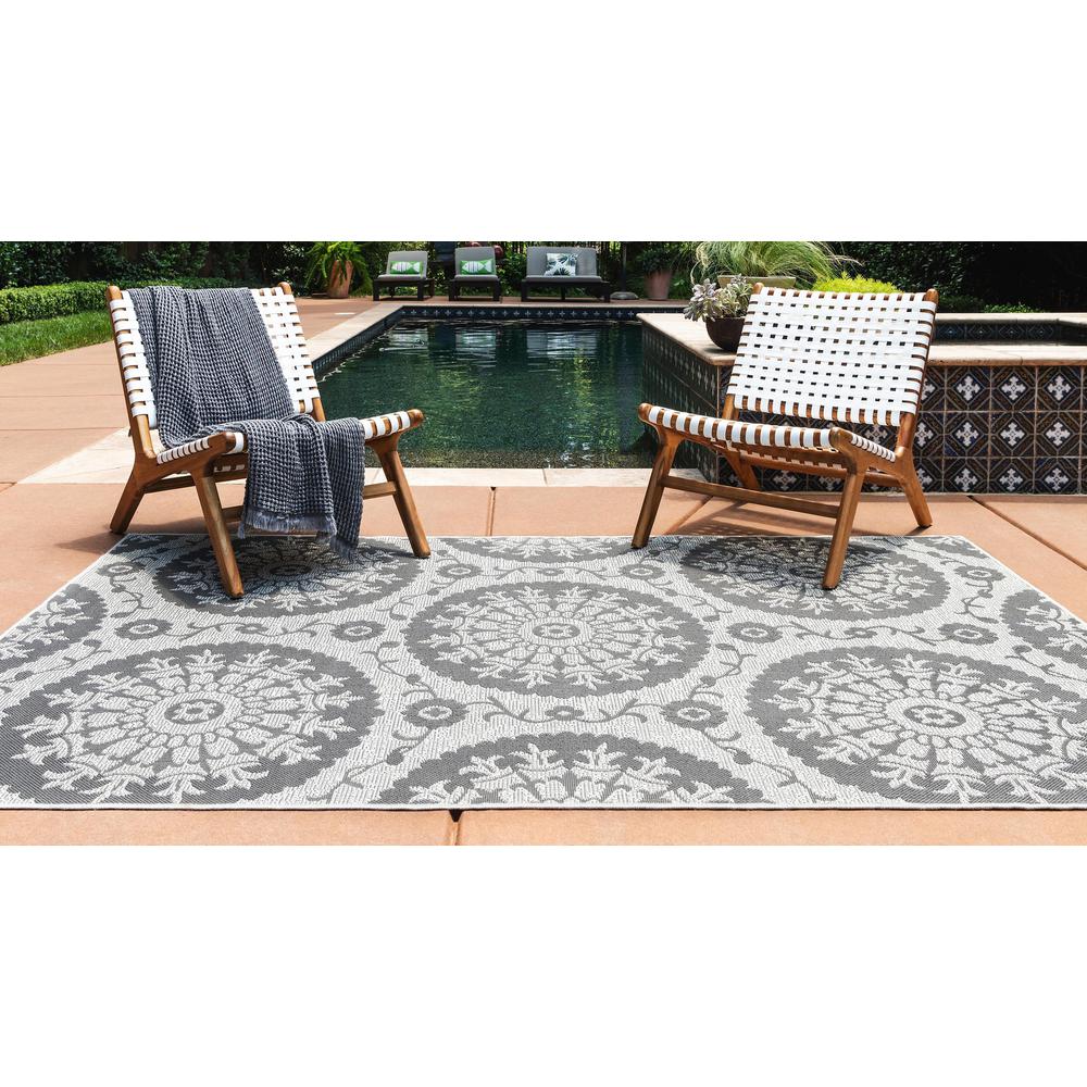 Outdoor Medallion Rug, Gray (5' 3 x 8' 0). Picture 4