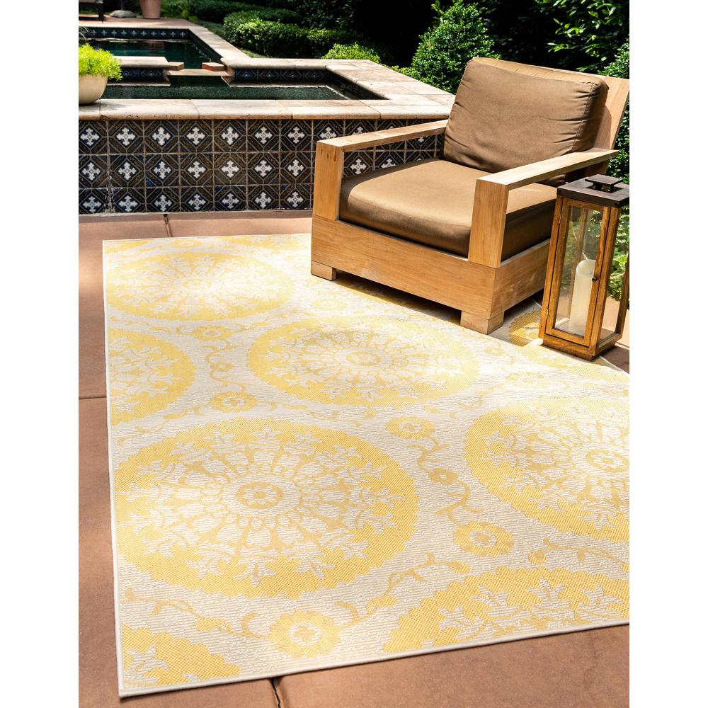 Outdoor Medallion Rug, Yellow (5' 3 x 8' 0). Picture 2