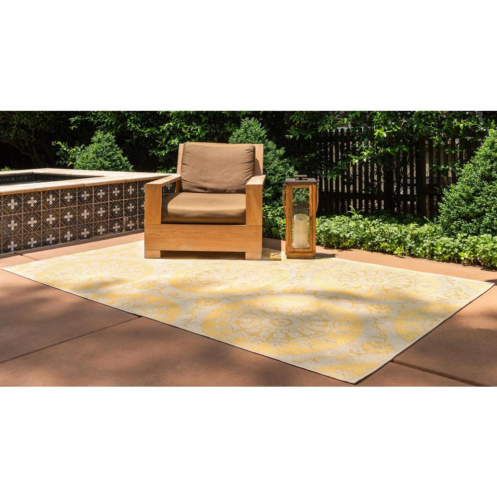 Outdoor Medallion Rug, Yellow (5' 3 x 8' 0). Picture 3
