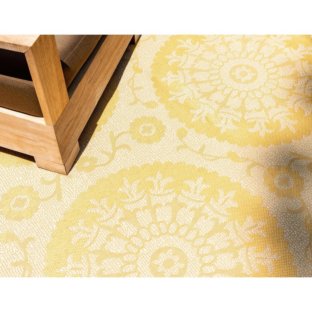 Outdoor Medallion Rug, Yellow (5' 3 x 8' 0). Picture 6