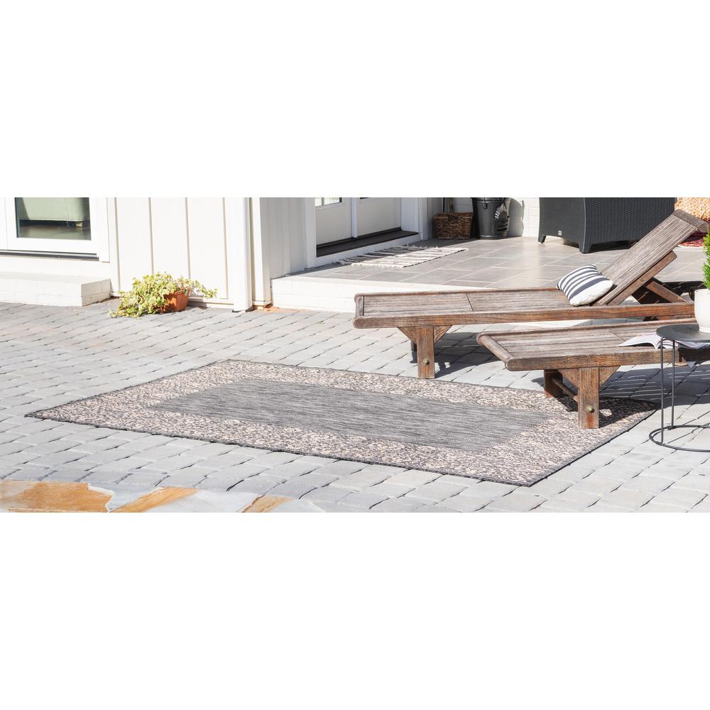Outdoor Floral Border Rug, Charcoal Gray (8' 0 x 11' 4). Picture 3