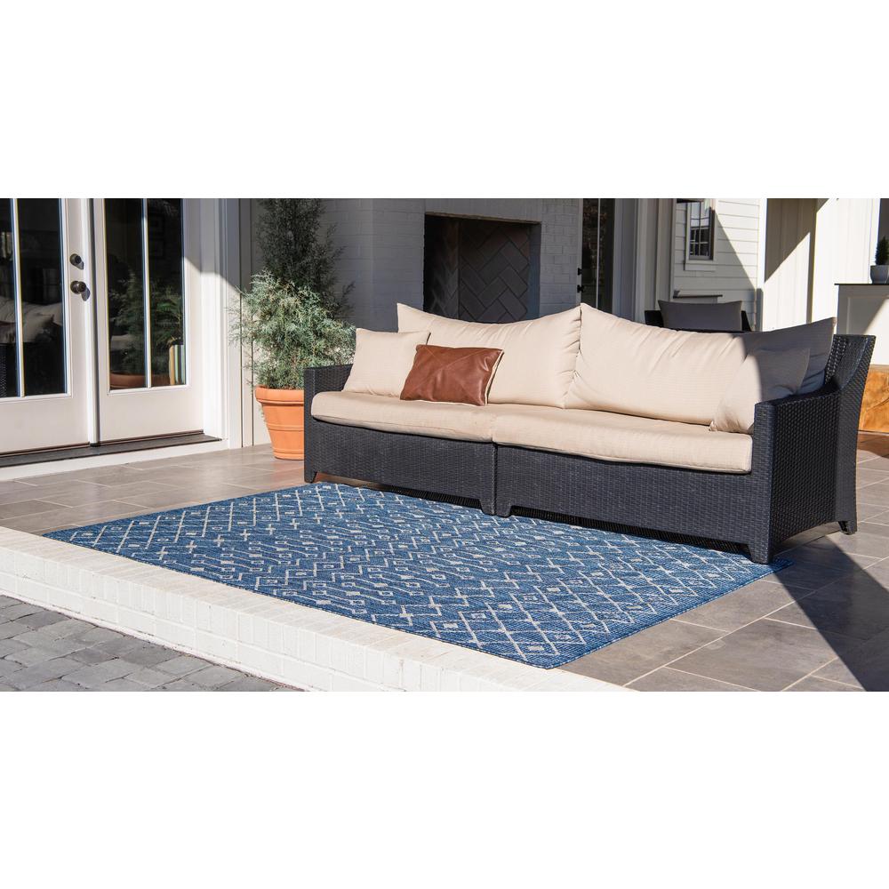 Outdoor Tribal Trellis Rug, Blue/Ivory (8' 0 x 11' 4). Picture 3