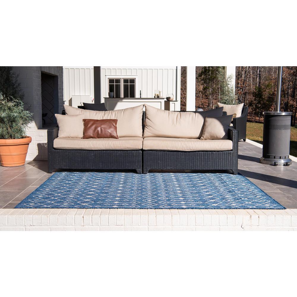 Outdoor Tribal Trellis Rug, Blue/Ivory (8' 0 x 11' 4). Picture 4