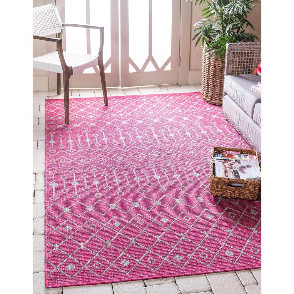Outdoor Tribal Trellis Rug, Pink/Gray (8' 0 x 11' 4). Picture 2