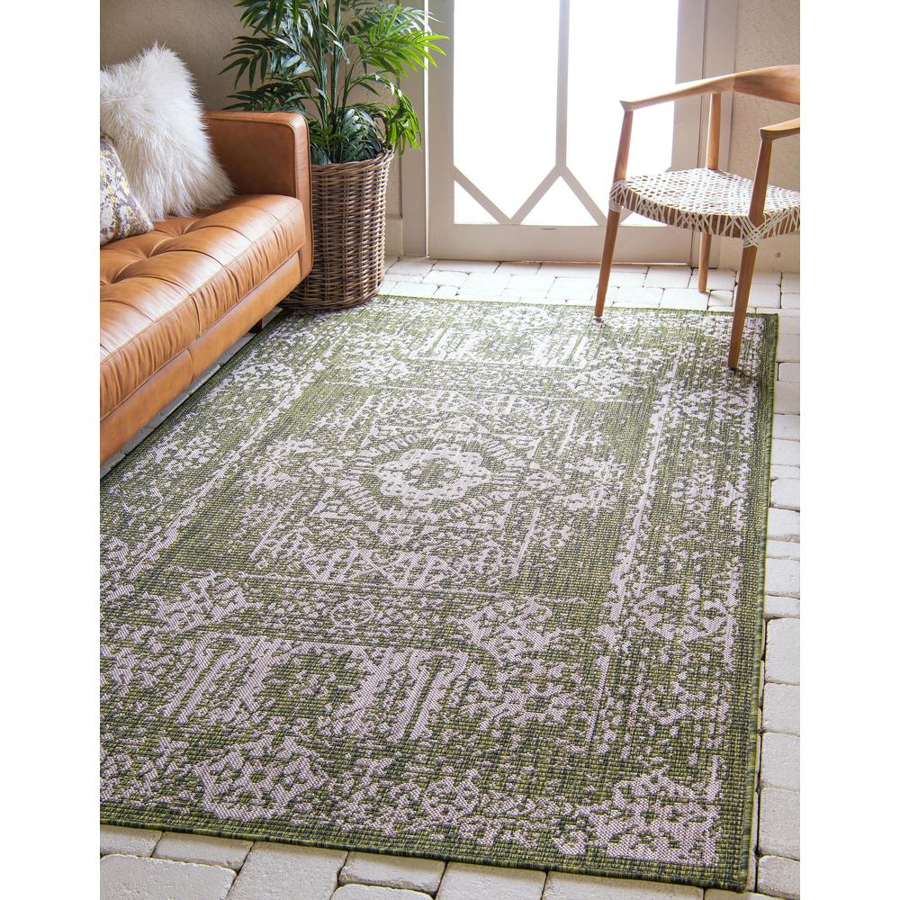 Outdoor Timeworn Rug, Green (7' 0 x 10' 0). Picture 2
