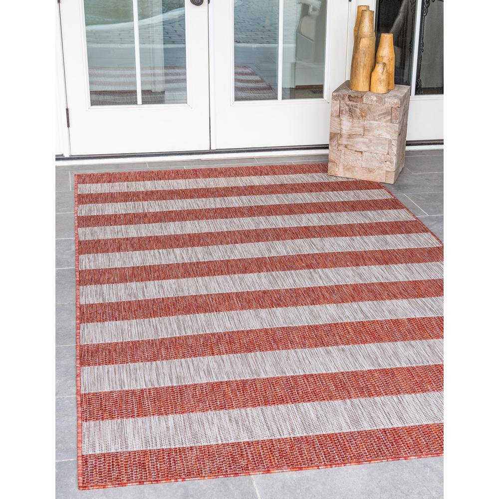 Outdoor Distressed Stripe Rug, Rust Red (8' 0 x 11' 4). Picture 2
