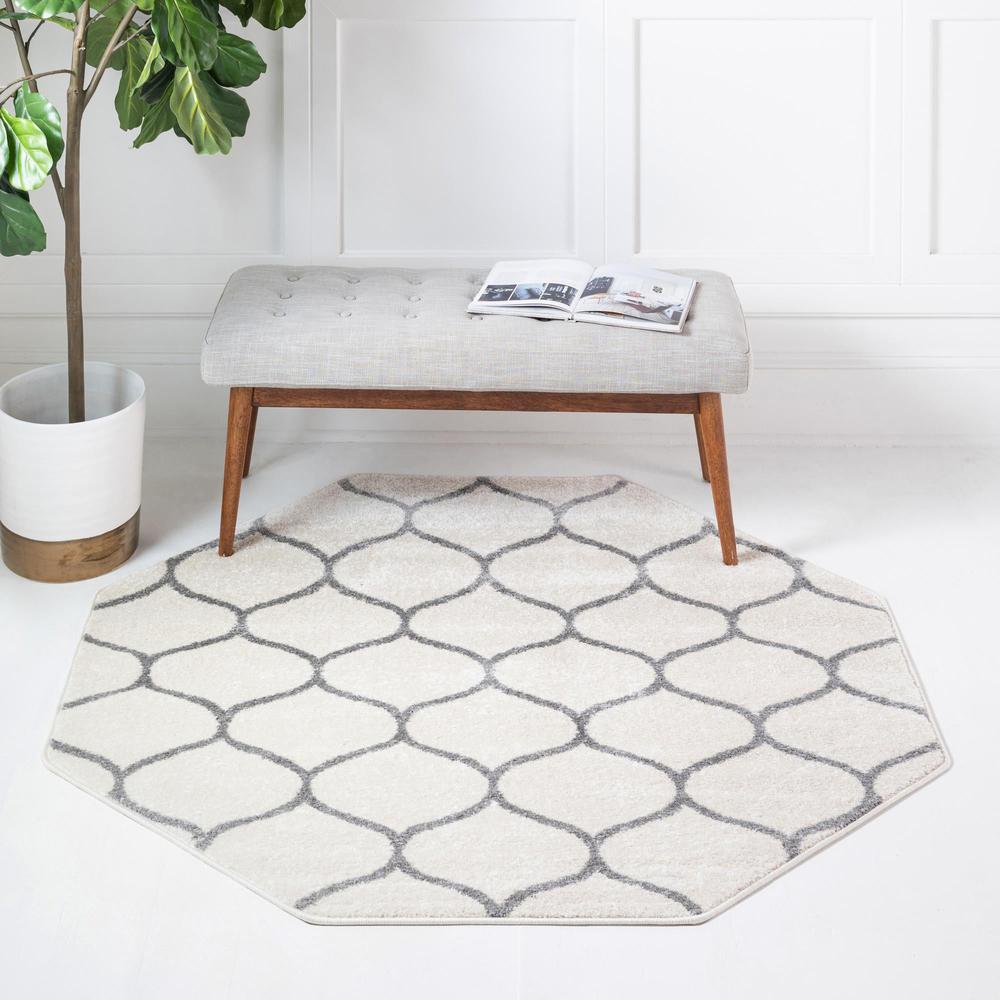 Unique Loom 8 Ft Octagon Rug in Ivory (3151558). Picture 2