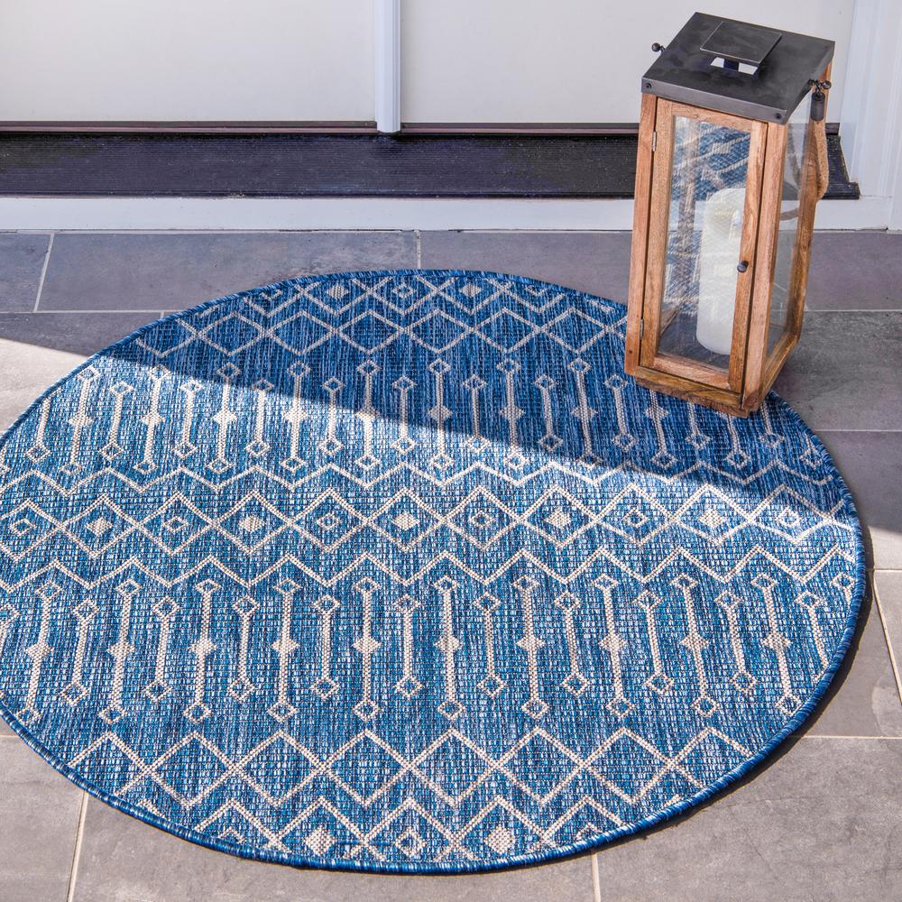 Outdoor Tribal Trellis Rug, Blue/Ivory (6' 0 x 6' 0). Picture 2