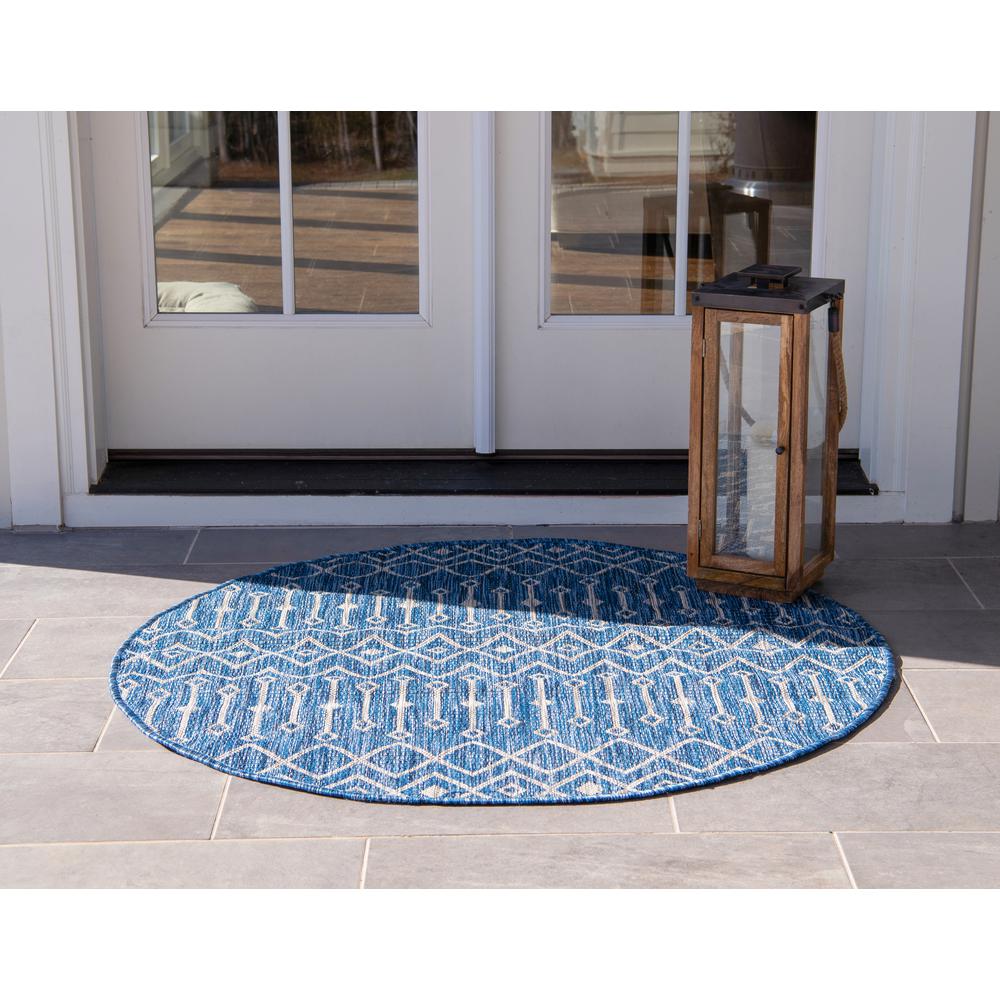 Outdoor Tribal Trellis Rug, Blue/Ivory (6' 0 x 6' 0). Picture 3