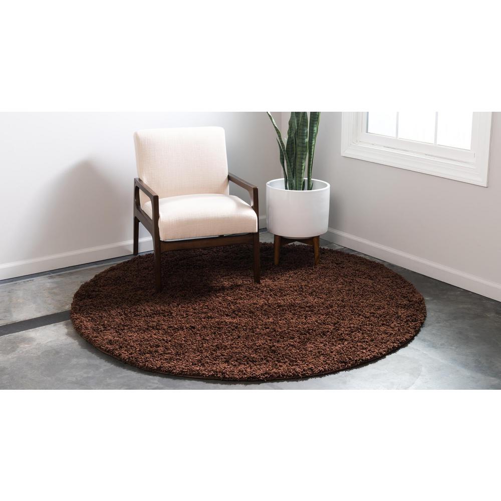 Unique Loom 4 Ft Round Rug in Chocolate Brown (3151436). Picture 3