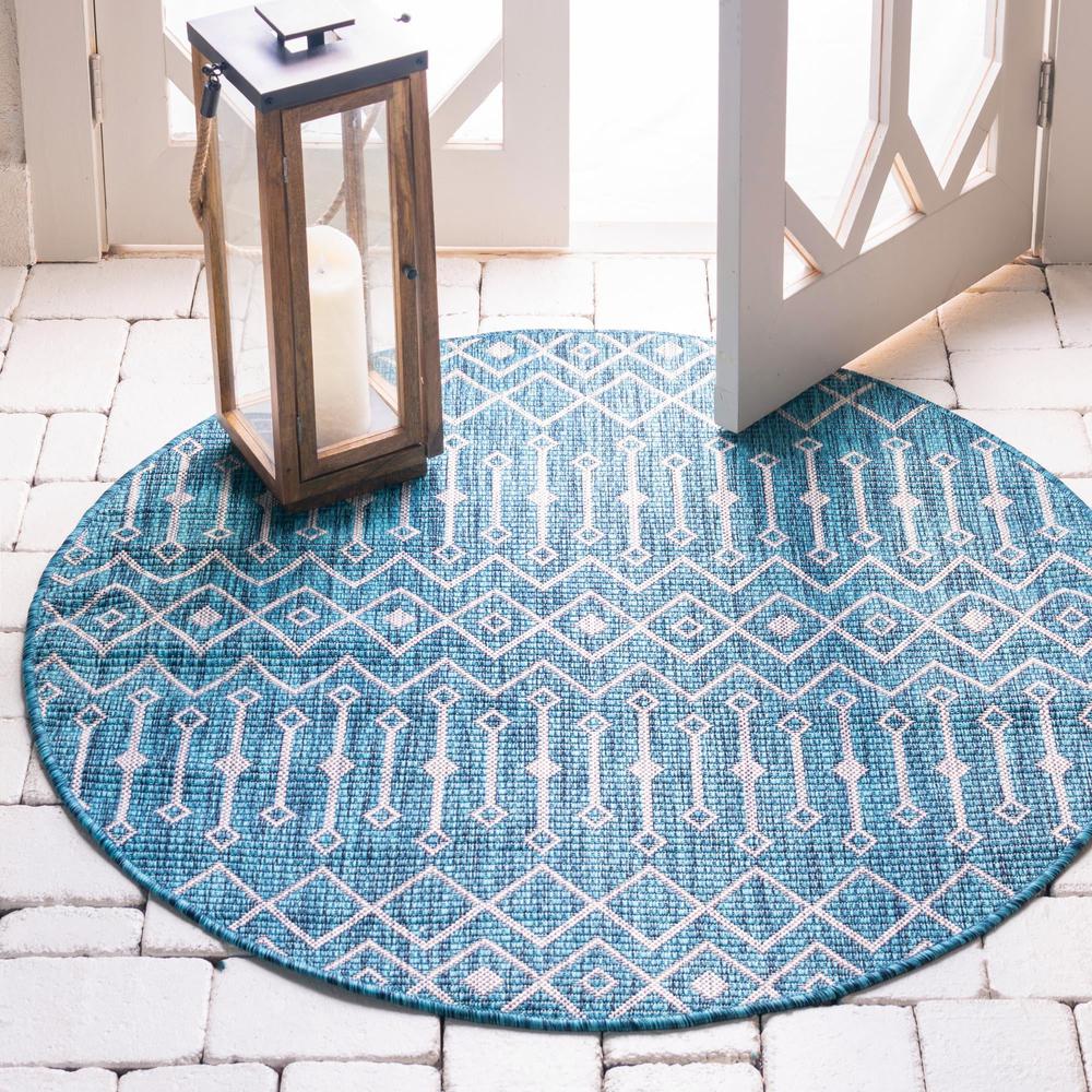 Unique Loom 5 Ft Round Rug in Teal (3159505). Picture 2