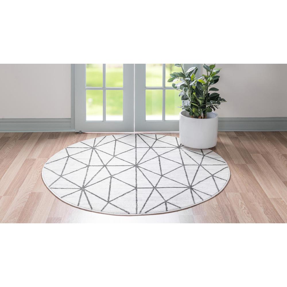 Unique Loom 8 Ft Round Rug in Ivory (3148990). Picture 3
