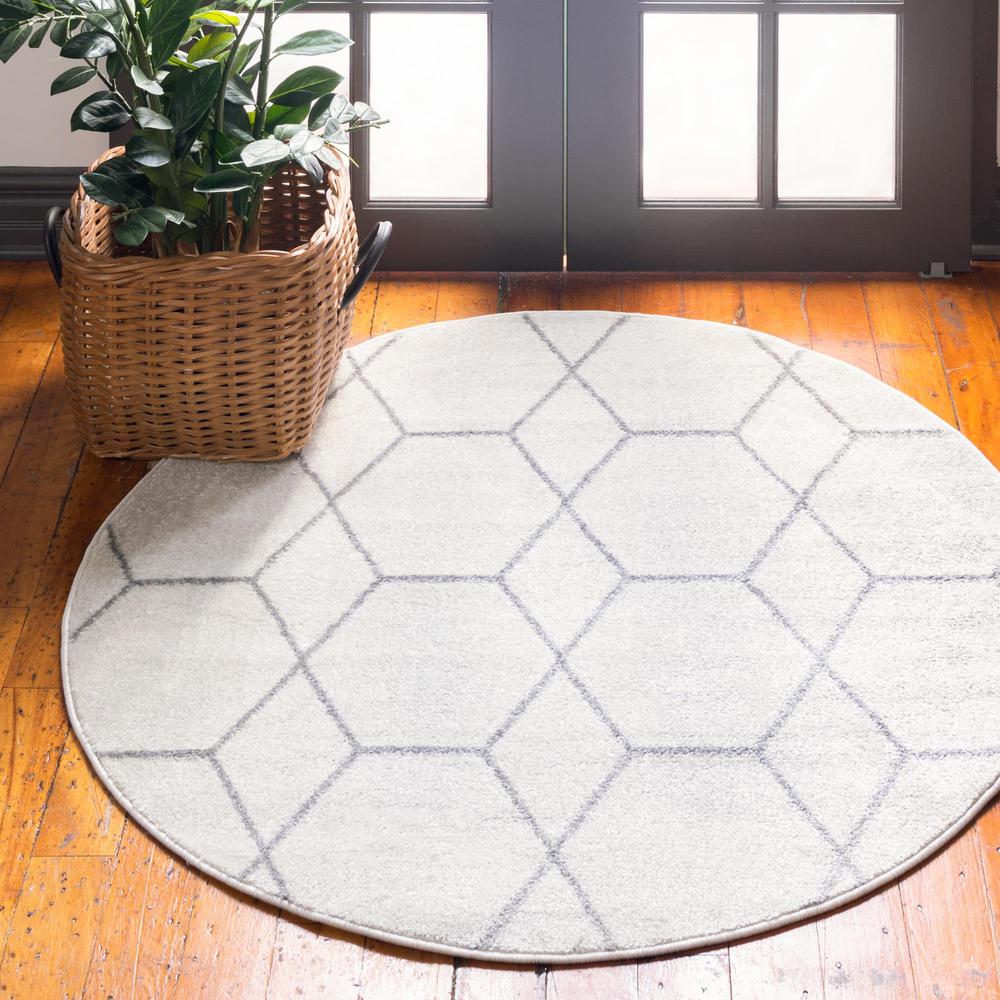 Unique Loom 6 Ft Round Rug in Ivory (3151500). Picture 2