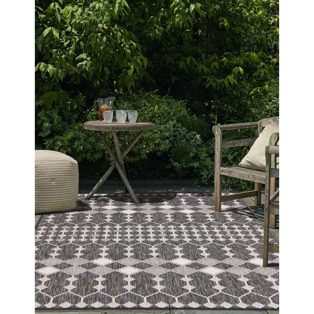 Outdoor Trellis Collection, Area Rug, Charcoal, 5' 3" x 7' 10", Rectangular. Picture 3