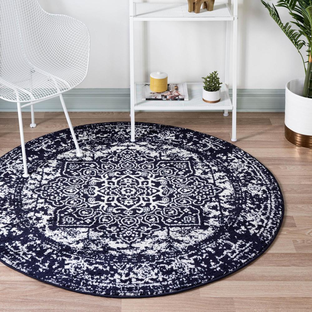Unique Loom 5 Ft Round Rug in Navy Blue (3150333). Picture 2