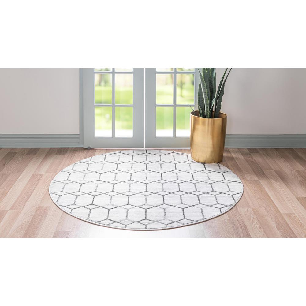 Unique Loom 8 Ft Round Rug in Ivory (3148912). Picture 3