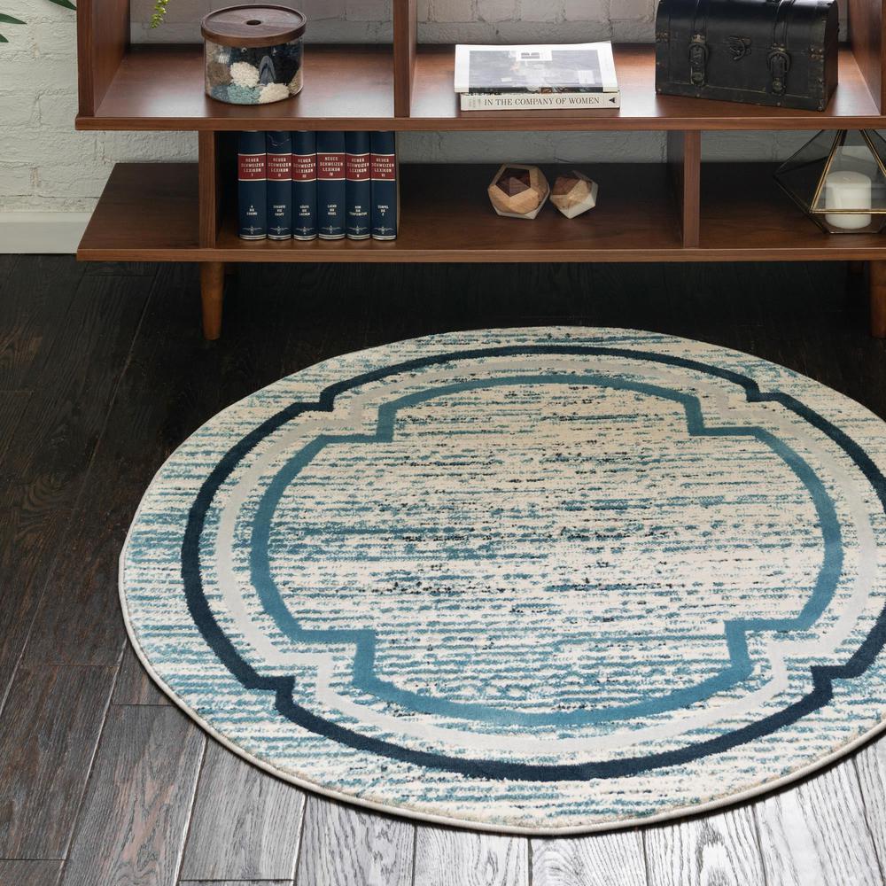 Unique Loom 7 Ft Round Rug in Blue (3154365). Picture 2
