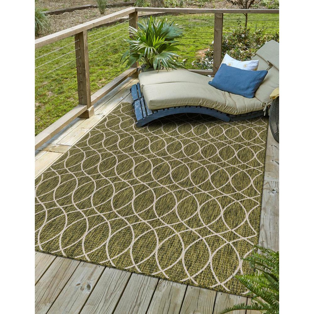 Outdoor Trellis Collection, Area Rug Green, 5' 3" x 7' 10", Rectangular. Picture 2