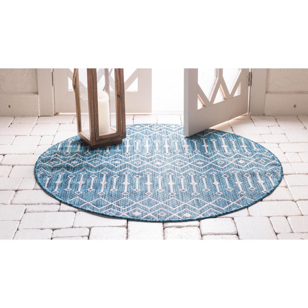 Unique Loom 5 Ft Round Rug in Teal (3159505). Picture 3