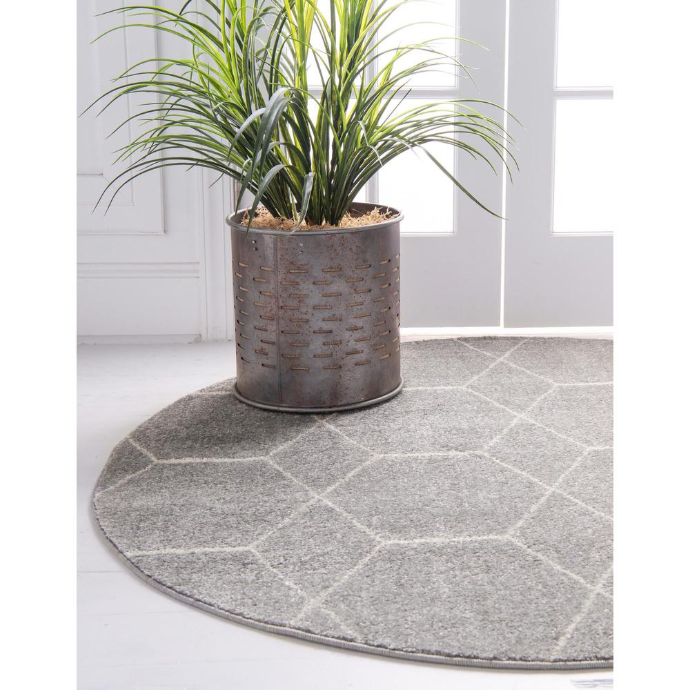 Unique Loom 6 Ft Round Rug in Light Gray (3151517). Picture 3