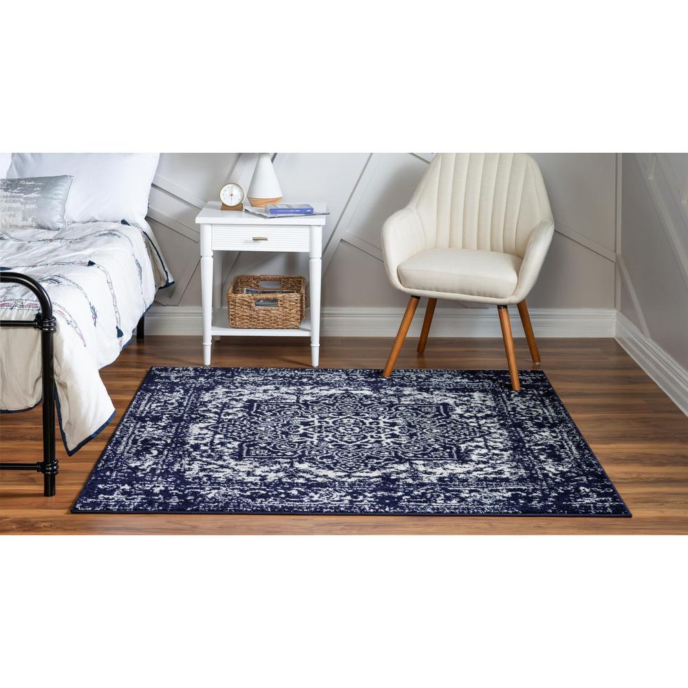 Unique Loom 5 Ft Square Rug in Navy Blue (3150336). Picture 4