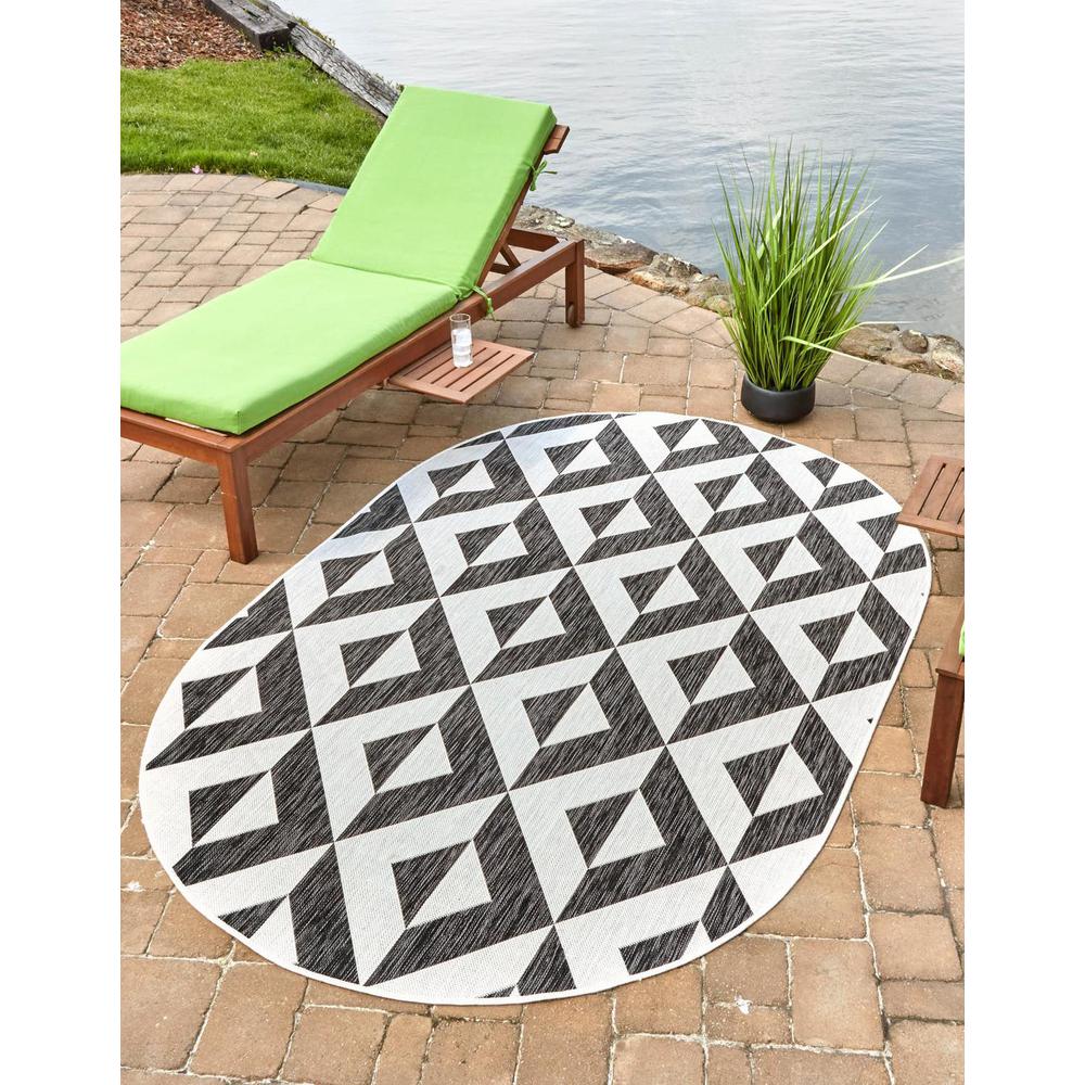 Jill Zarin Outdoor Napa Area Rug 5' 3" x 8' 0", Oval Charcoal Gray. Picture 2
