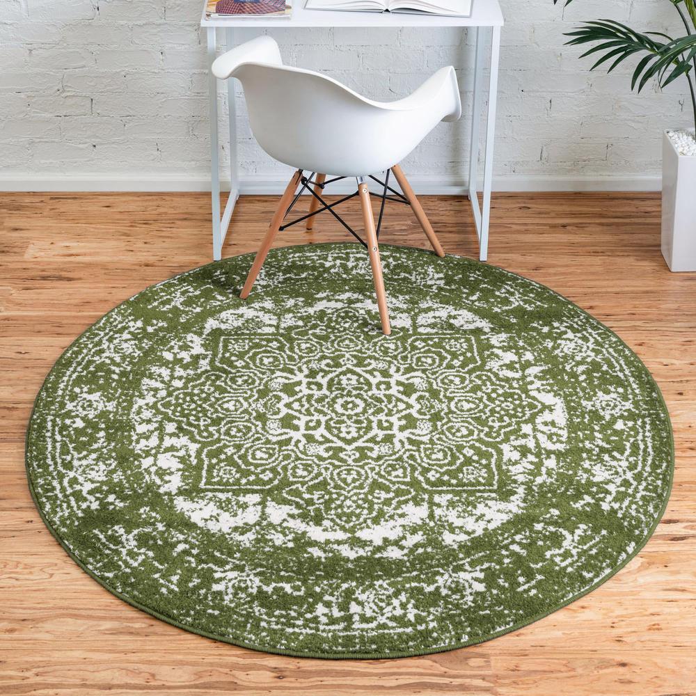 Unique Loom 5 Ft Round Rug in Green (3150453). Picture 2