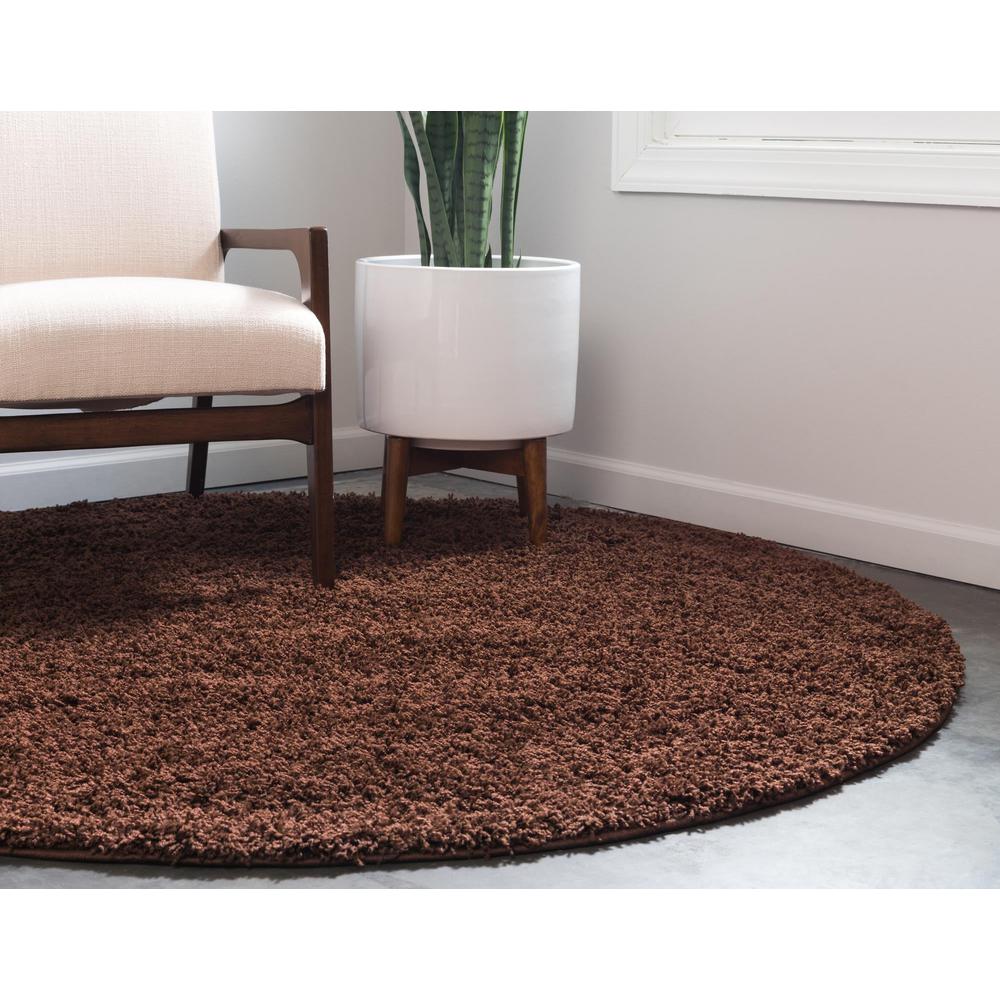 Unique Loom 4 Ft Round Rug in Chocolate Brown (3151436). Picture 4