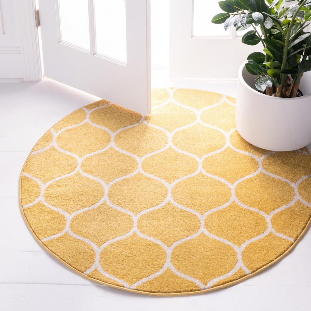 Unique Loom 6 Ft Round Rug in Yellow (3151682). Picture 2