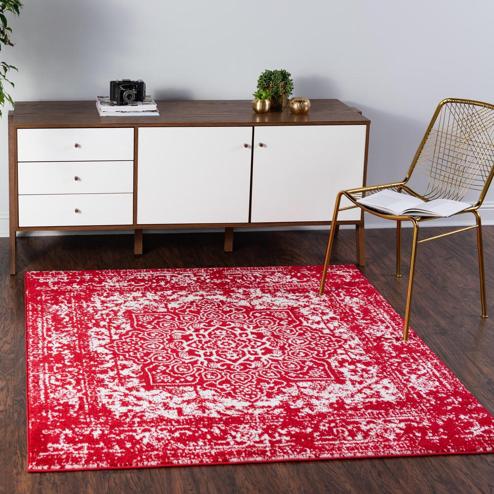 Unique Loom 5 Ft Square Rug in Red (3150432). Picture 2