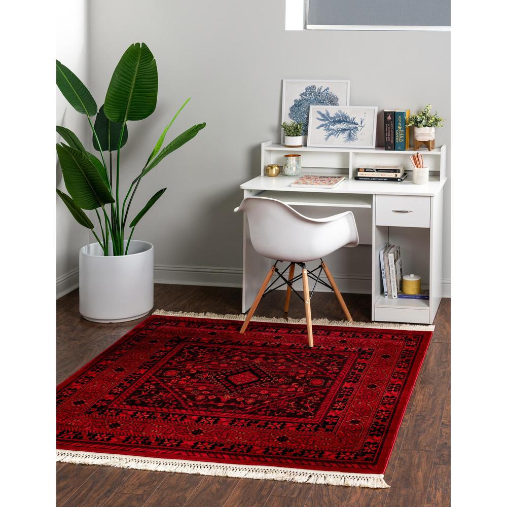 Unique Loom 5 Ft Square Rug in Red (3154195). Picture 2