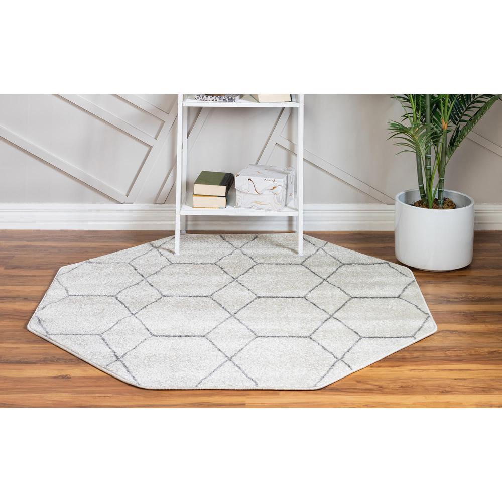 Unique Loom 8 Ft Octagon Rug in Ivory (3151507). Picture 4