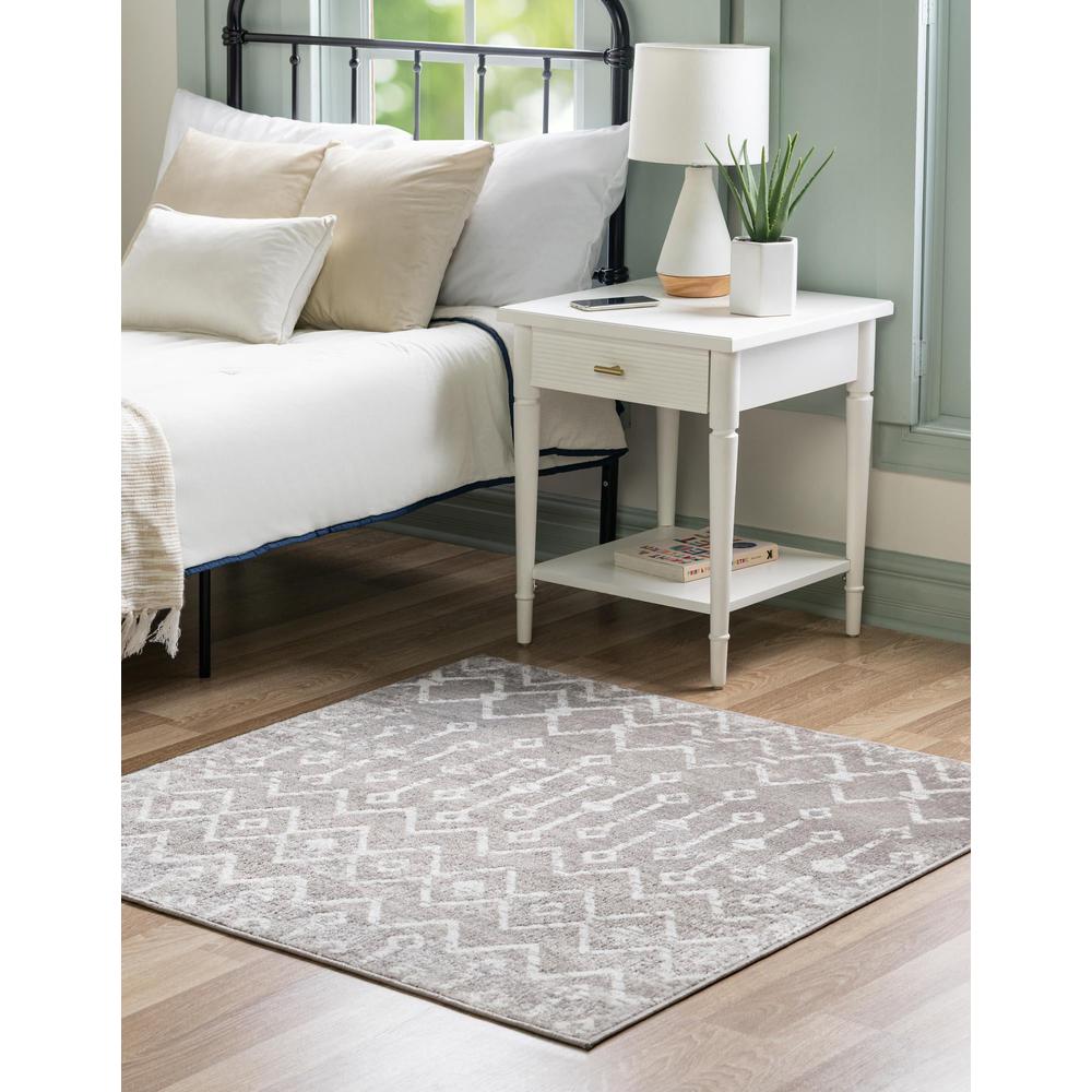 Unique Loom 6 Ft Square Rug in Gray (3161052). Picture 3